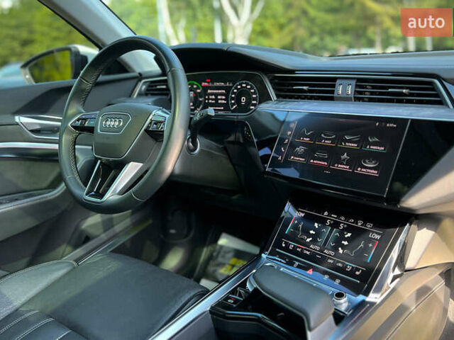 Белый Ауди E-Tron, объемом двигателя 0 л и пробегом 33 тыс. км за 42990 $, фото 14 на Automoto.ua