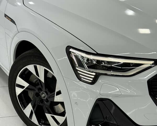 Белый Ауди E-Tron, объемом двигателя 0 л и пробегом 45 тыс. км за 34500 $, фото 1 на Automoto.ua