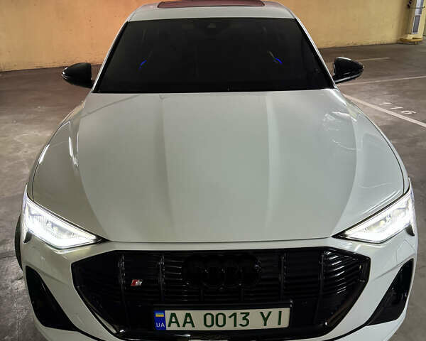 Білий Ауді E-Tron, об'ємом двигуна 0 л та пробігом 36 тис. км за 52000 $, фото 4 на Automoto.ua