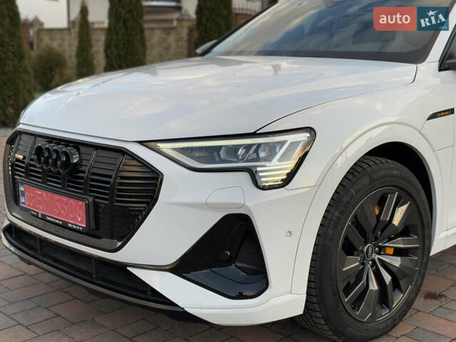 Белый Ауди E-Tron, объемом двигателя 0 л и пробегом 55 тыс. км за 43000 $, фото 64 на Automoto.ua