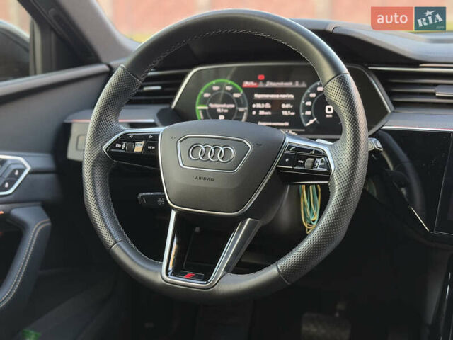 Белый Ауди E-Tron, объемом двигателя 0 л и пробегом 55 тыс. км за 43000 $, фото 8 на Automoto.ua