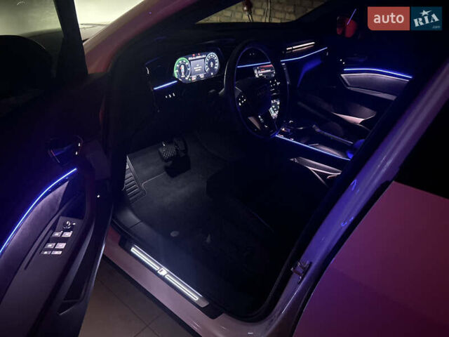 Белый Ауди E-Tron, объемом двигателя 0 л и пробегом 59 тыс. км за 44999 $, фото 53 на Automoto.ua