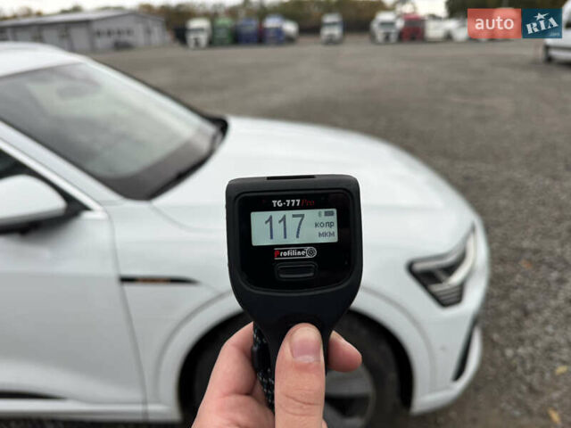 Белый Ауди E-Tron, объемом двигателя 0 л и пробегом 20 тыс. км за 51500 $, фото 46 на Automoto.ua