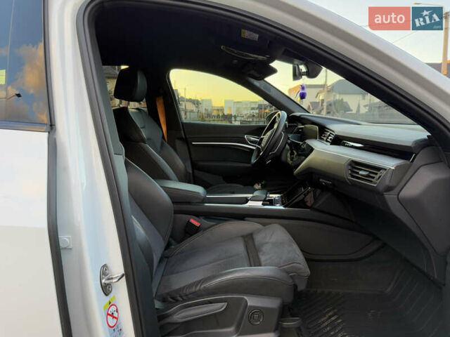 Белый Ауди E-Tron, объемом двигателя 0 л и пробегом 55 тыс. км за 43000 $, фото 34 на Automoto.ua