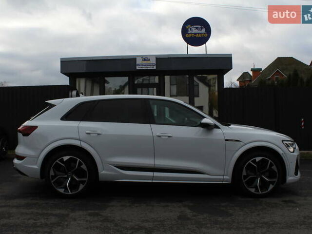 Білий Ауді E-Tron, об'ємом двигуна 0 л та пробігом 11 тис. км за 49700 $, фото 7 на Automoto.ua