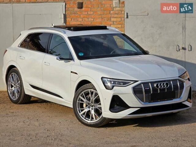 Белый Ауди E-Tron, объемом двигателя 0 л и пробегом 26 тыс. км за 48778 $, фото 1 на Automoto.ua