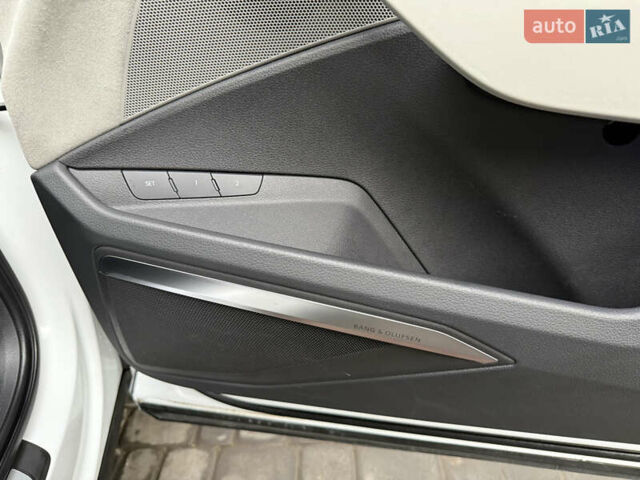 Белый Ауди E-Tron, объемом двигателя 0 л и пробегом 60 тыс. км за 34700 $, фото 50 на Automoto.ua