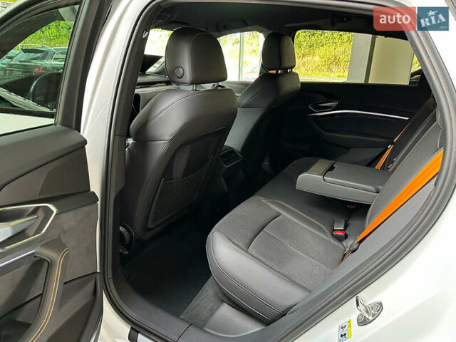 Белый Ауди E-Tron, объемом двигателя 0 л и пробегом 41 тыс. км за 47000 $, фото 9 на Automoto.ua