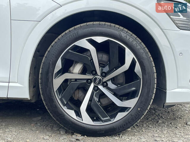 Белый Ауди E-Tron, объемом двигателя 0 л и пробегом 41 тыс. км за 42712 $, фото 23 на Automoto.ua
