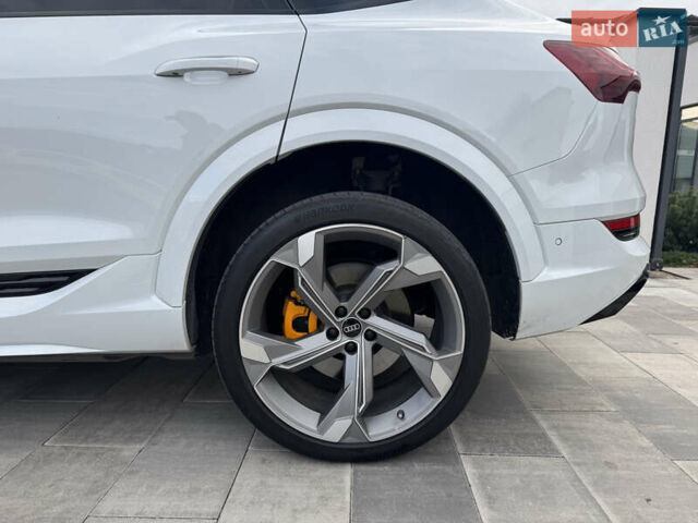 Белый Ауди E-Tron, объемом двигателя 0 л и пробегом 42 тыс. км за 51400 $, фото 11 на Automoto.ua