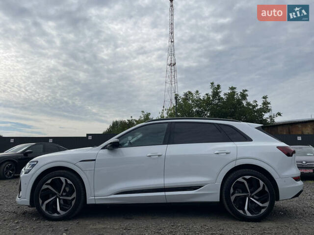 Белый Ауди E-Tron, объемом двигателя 0 л и пробегом 41 тыс. км за 42712 $, фото 4 на Automoto.ua