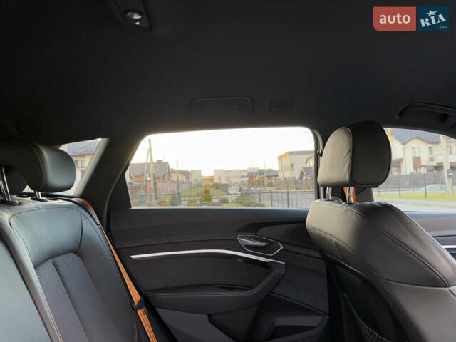 Белый Ауди E-Tron, объемом двигателя 0 л и пробегом 55 тыс. км за 43000 $, фото 23 на Automoto.ua