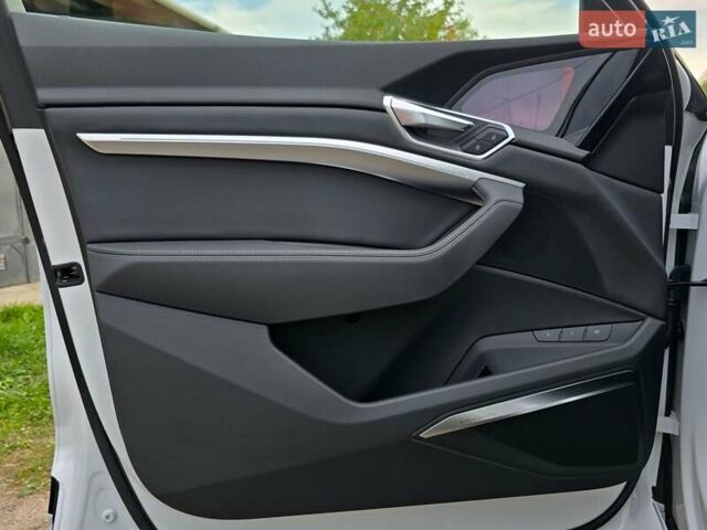 Белый Ауди E-Tron, объемом двигателя 0 л и пробегом 26 тыс. км за 48778 $, фото 43 на Automoto.ua
