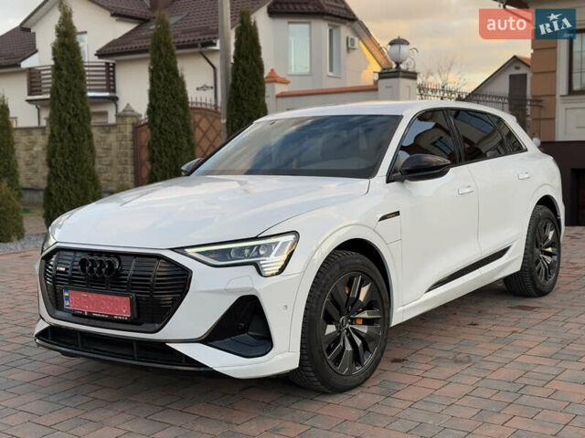 Белый Ауди E-Tron, объемом двигателя 0 л и пробегом 55 тыс. км за 43000 $, фото 2 на Automoto.ua