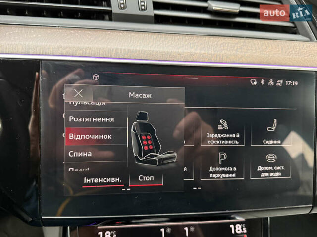 Белый Ауди E-Tron, объемом двигателя 0 л и пробегом 60 тыс. км за 34700 $, фото 72 на Automoto.ua