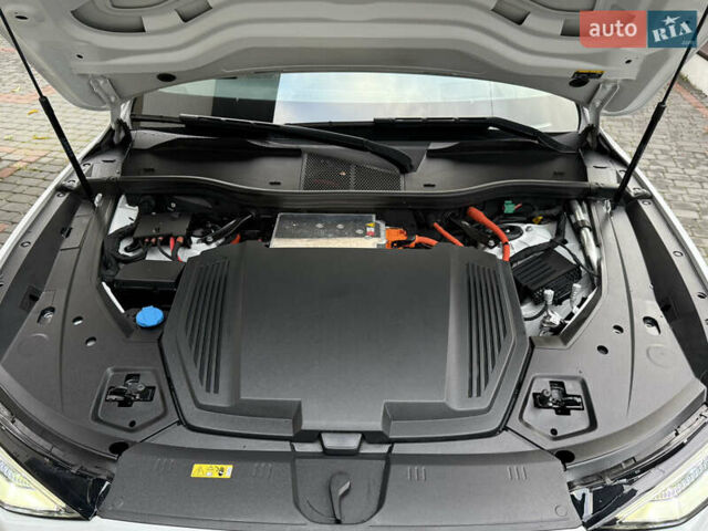 Белый Ауди E-Tron, объемом двигателя 0 л и пробегом 60 тыс. км за 34700 $, фото 78 на Automoto.ua