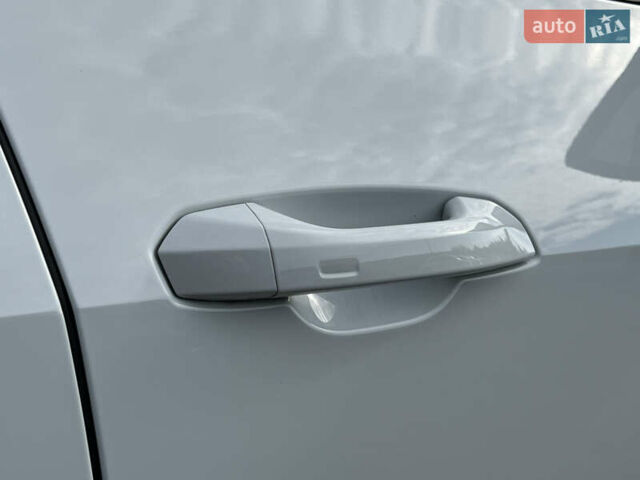 Белый Ауди E-Tron, объемом двигателя 0 л и пробегом 41 тыс. км за 42727 $, фото 25 на Automoto.ua