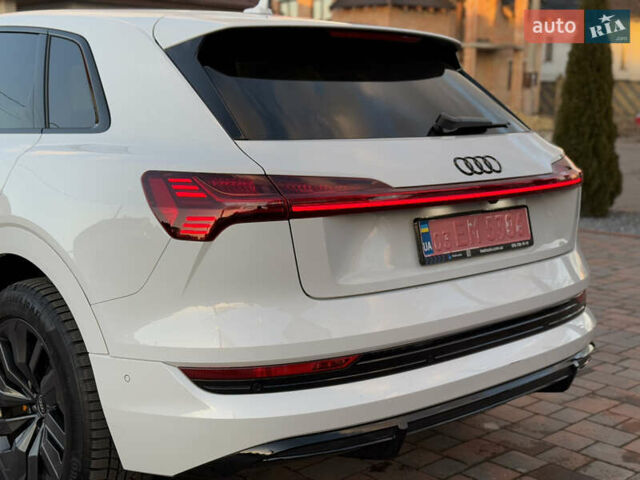 Белый Ауди E-Tron, объемом двигателя 0 л и пробегом 55 тыс. км за 43000 $, фото 55 на Automoto.ua