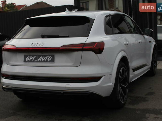 Білий Ауді E-Tron, об'ємом двигуна 0 л та пробігом 11 тис. км за 49700 $, фото 19 на Automoto.ua
