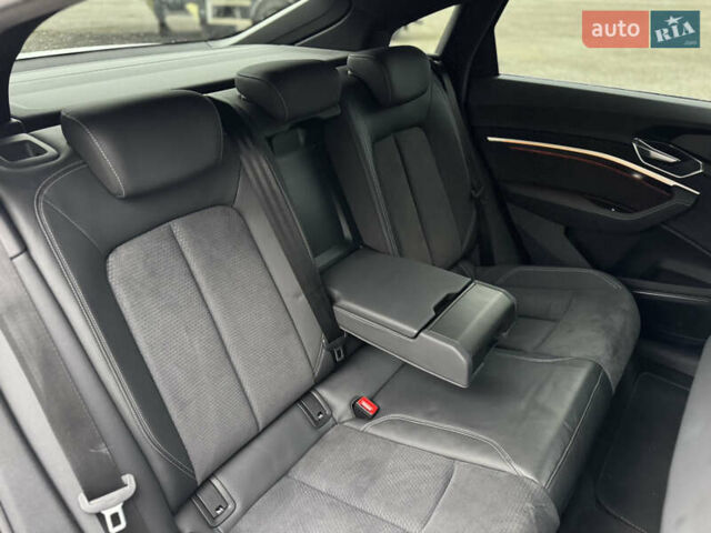 Белый Ауди E-Tron, объемом двигателя 0 л и пробегом 20 тыс. км за 51500 $, фото 30 на Automoto.ua
