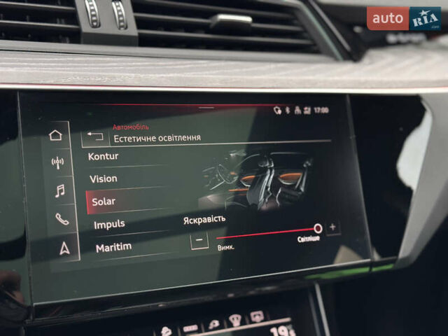 Белый Ауди E-Tron, объемом двигателя 0 л и пробегом 20 тыс. км за 51500 $, фото 21 на Automoto.ua