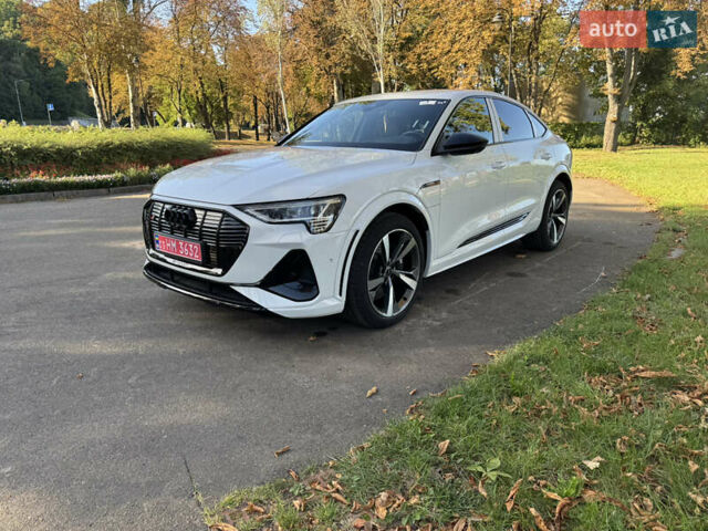 Белый Ауди E-Tron, объемом двигателя 0 л и пробегом 1 тыс. км за 67000 $, фото 2 на Automoto.ua