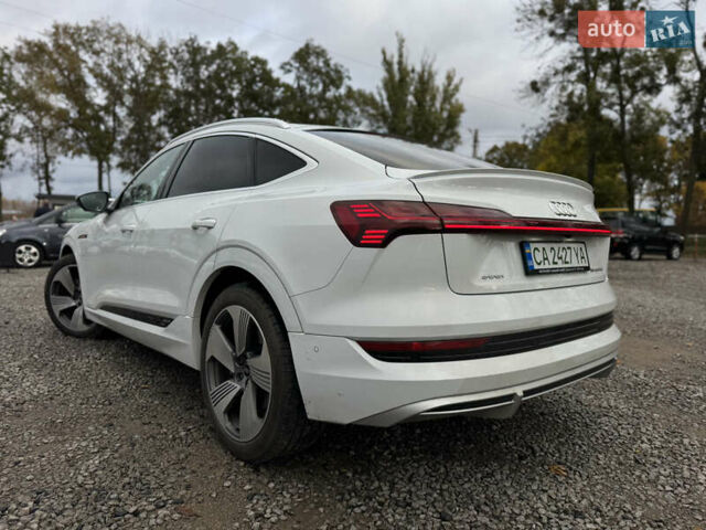 Белый Ауди E-Tron, объемом двигателя 0 л и пробегом 20 тыс. км за 51500 $, фото 2 на Automoto.ua