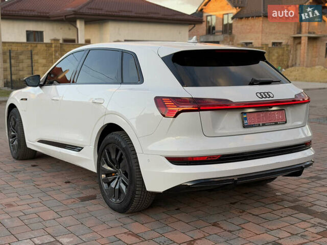 Белый Ауди E-Tron, объемом двигателя 0 л и пробегом 55 тыс. км за 43000 $, фото 52 на Automoto.ua