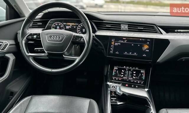 Білий Ауді E-Tron, об'ємом двигуна 0 л та пробігом 27 тис. км за 39900 $, фото 9 на Automoto.ua