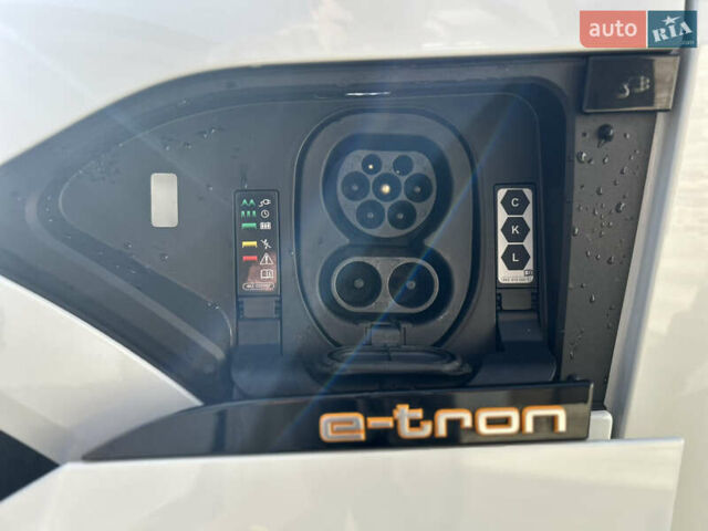 Белый Ауди E-Tron, объемом двигателя 0 л и пробегом 59 тыс. км за 44999 $, фото 19 на Automoto.ua