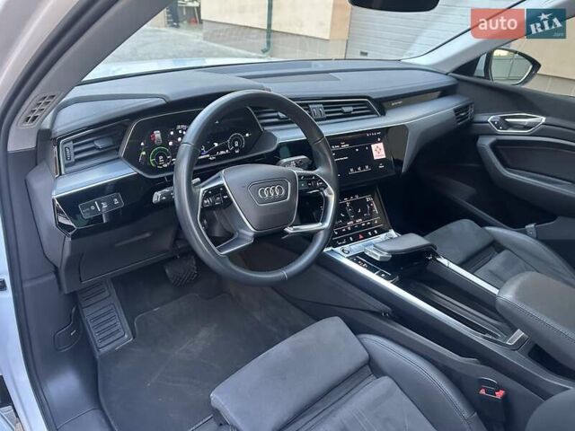 Белый Ауди E-Tron, объемом двигателя 0 л и пробегом 150 тыс. км за 33500 $, фото 17 на Automoto.ua