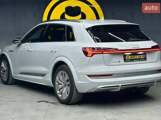 Белый Ауди E-Tron, объемом двигателя 0 л и пробегом 13 тыс. км за 42500 $, фото 3 на Automoto.ua