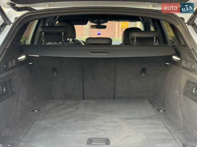 Белый Ауди E-Tron, объемом двигателя 0 л и пробегом 55 тыс. км за 43000 $, фото 35 на Automoto.ua