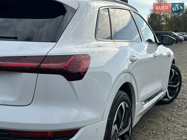 Белый Ауди E-Tron, объемом двигателя 0 л и пробегом 41 тыс. км за 42727 $, фото 12 на Automoto.ua