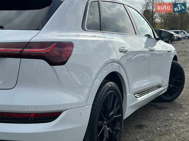 Белый Ауди E-Tron, объемом двигателя 0 л и пробегом 23 тыс. км за 44483 $, фото 12 на Automoto.ua