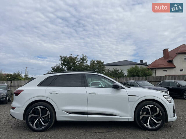 Белый Ауди E-Tron, объемом двигателя 0 л и пробегом 41 тыс. км за 42712 $, фото 8 на Automoto.ua