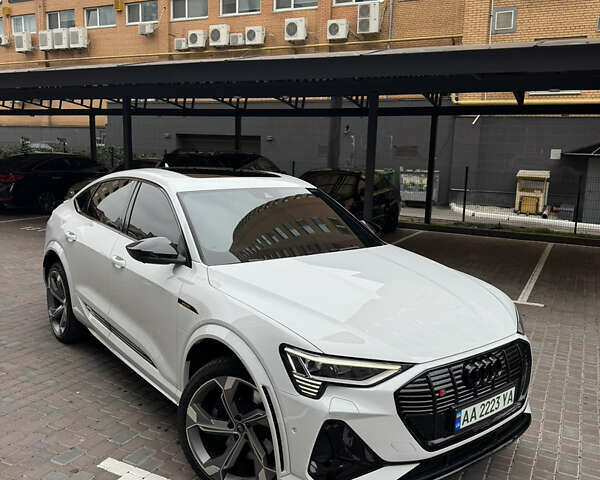 Белый Ауди E-Tron, объемом двигателя 0 л и пробегом 42 тыс. км за 50600 $, фото 7 на Automoto.ua