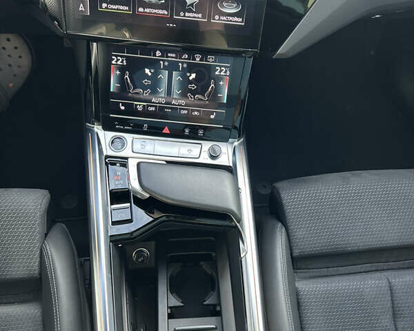 Белый Ауди E-Tron, объемом двигателя 0 л и пробегом 59 тыс. км за 44999 $, фото 30 на Automoto.ua