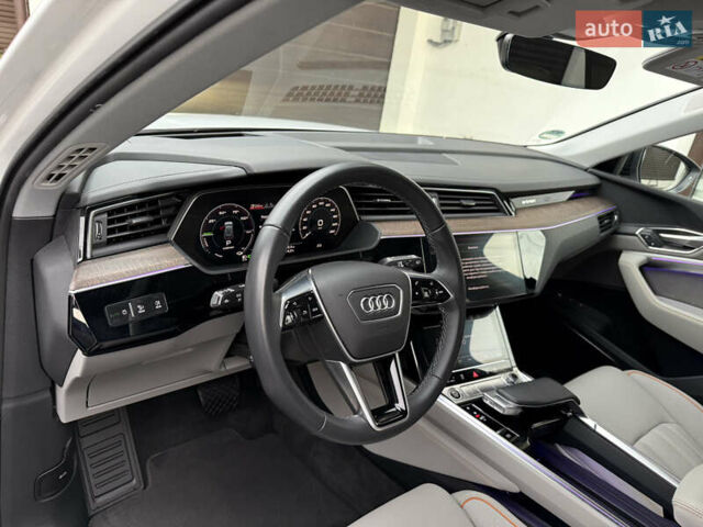 Белый Ауди E-Tron, объемом двигателя 0 л и пробегом 60 тыс. км за 34700 $, фото 35 на Automoto.ua