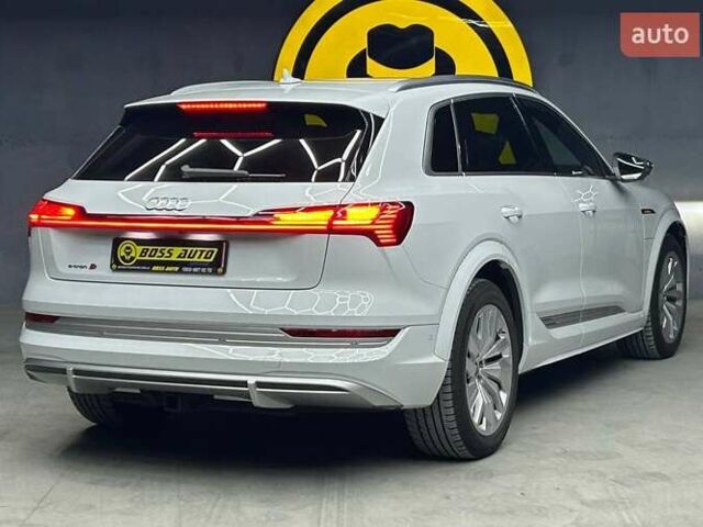 Белый Ауди E-Tron, объемом двигателя 0 л и пробегом 13 тыс. км за 42500 $, фото 5 на Automoto.ua