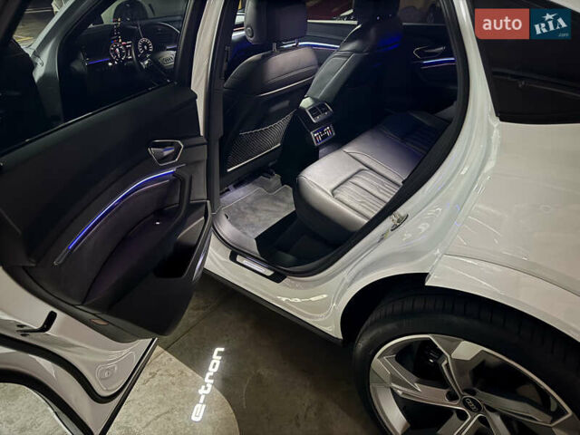 Білий Ауді E-Tron, об'ємом двигуна 0 л та пробігом 36 тис. км за 52000 $, фото 11 на Automoto.ua