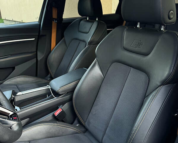 Белый Ауди E-Tron, объемом двигателя 0 л и пробегом 99 тыс. км за 43000 $, фото 8 на Automoto.ua