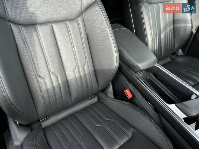 Белый Ауди E-Tron, объемом двигателя 0 л и пробегом 41 тыс. км за 42727 $, фото 48 на Automoto.ua