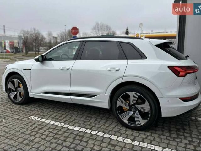 Білий Ауді E-Tron, об'ємом двигуна 0 л та пробігом 27 тис. км за 39900 $, фото 3 на Automoto.ua