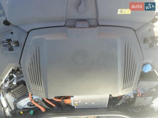 Білий Ауді E-Tron, об'ємом двигуна 0 л та пробігом 51 тис. км за 19100 $, фото 11 на Automoto.ua