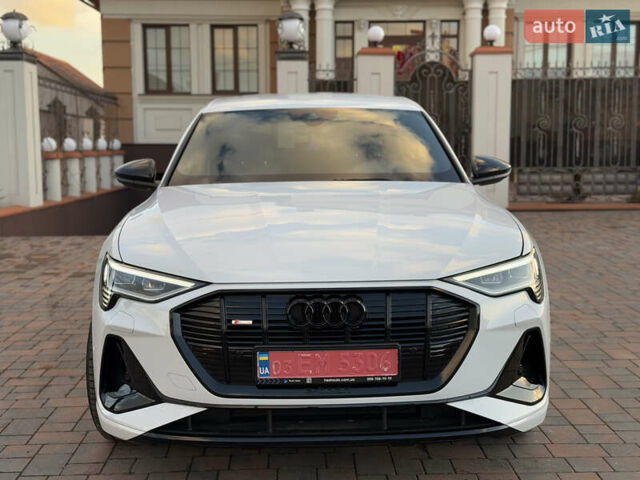 Белый Ауди E-Tron, объемом двигателя 0 л и пробегом 55 тыс. км за 43000 $, фото 63 на Automoto.ua