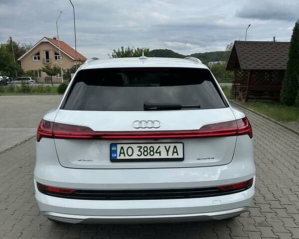 Белый Ауди E-Tron, объемом двигателя 0 л и пробегом 38 тыс. км за 30900 $, фото 2 на Automoto.ua