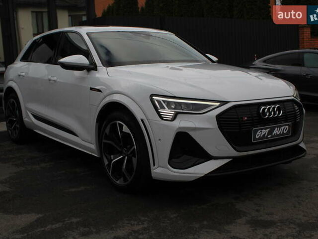 Білий Ауді E-Tron, об'ємом двигуна 0 л та пробігом 11 тис. км за 49700 $, фото 2 на Automoto.ua