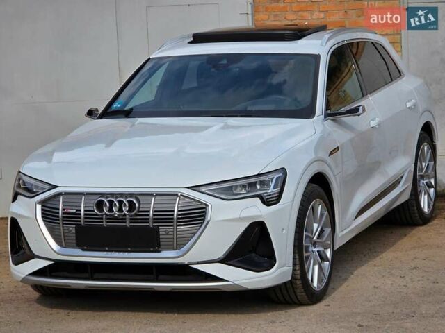 Белый Ауди E-Tron, объемом двигателя 0 л и пробегом 26 тыс. км за 48778 $, фото 98 на Automoto.ua