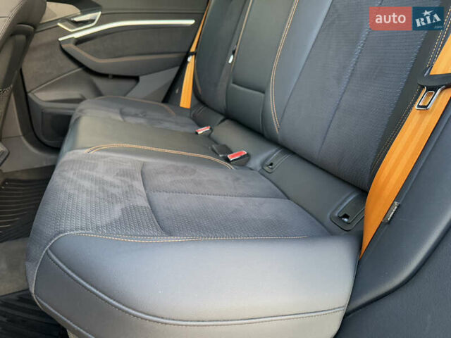 Белый Ауди E-Tron, объемом двигателя 0 л и пробегом 55 тыс. км за 43000 $, фото 42 на Automoto.ua